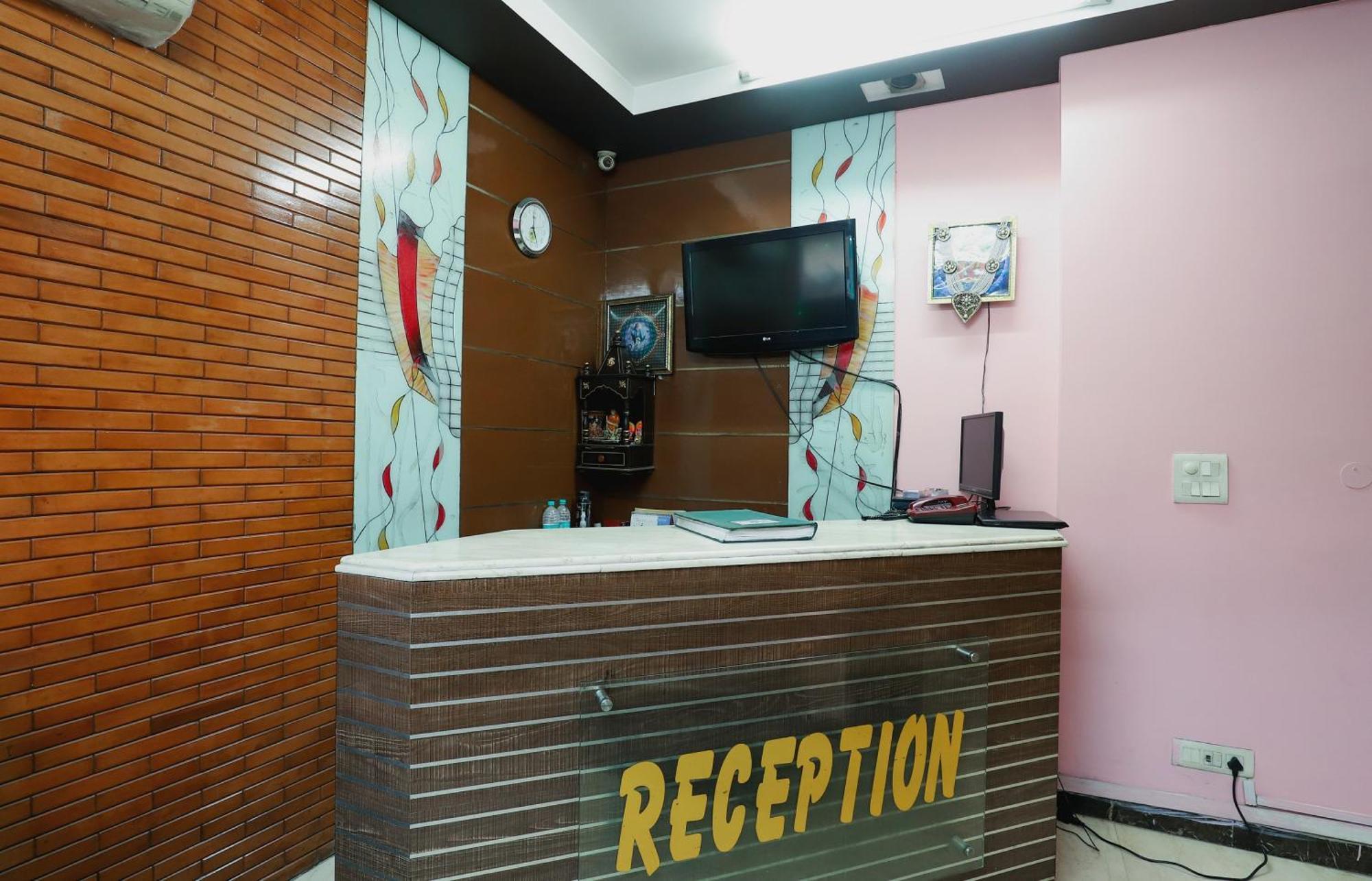 Hotel O J P Inn Near Patel Nagar Metro Station Нью-Делі Екстер'єр фото