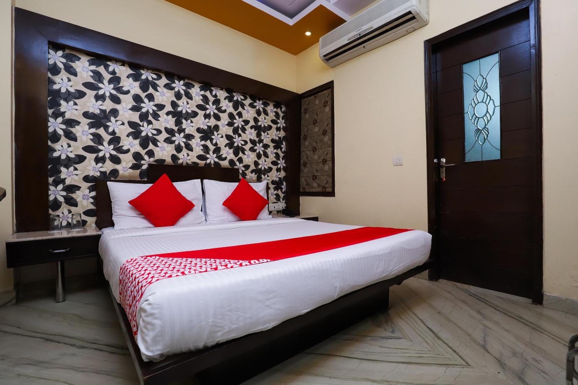 Hotel O J P Inn Near Patel Nagar Metro Station Нью-Делі Екстер'єр фото