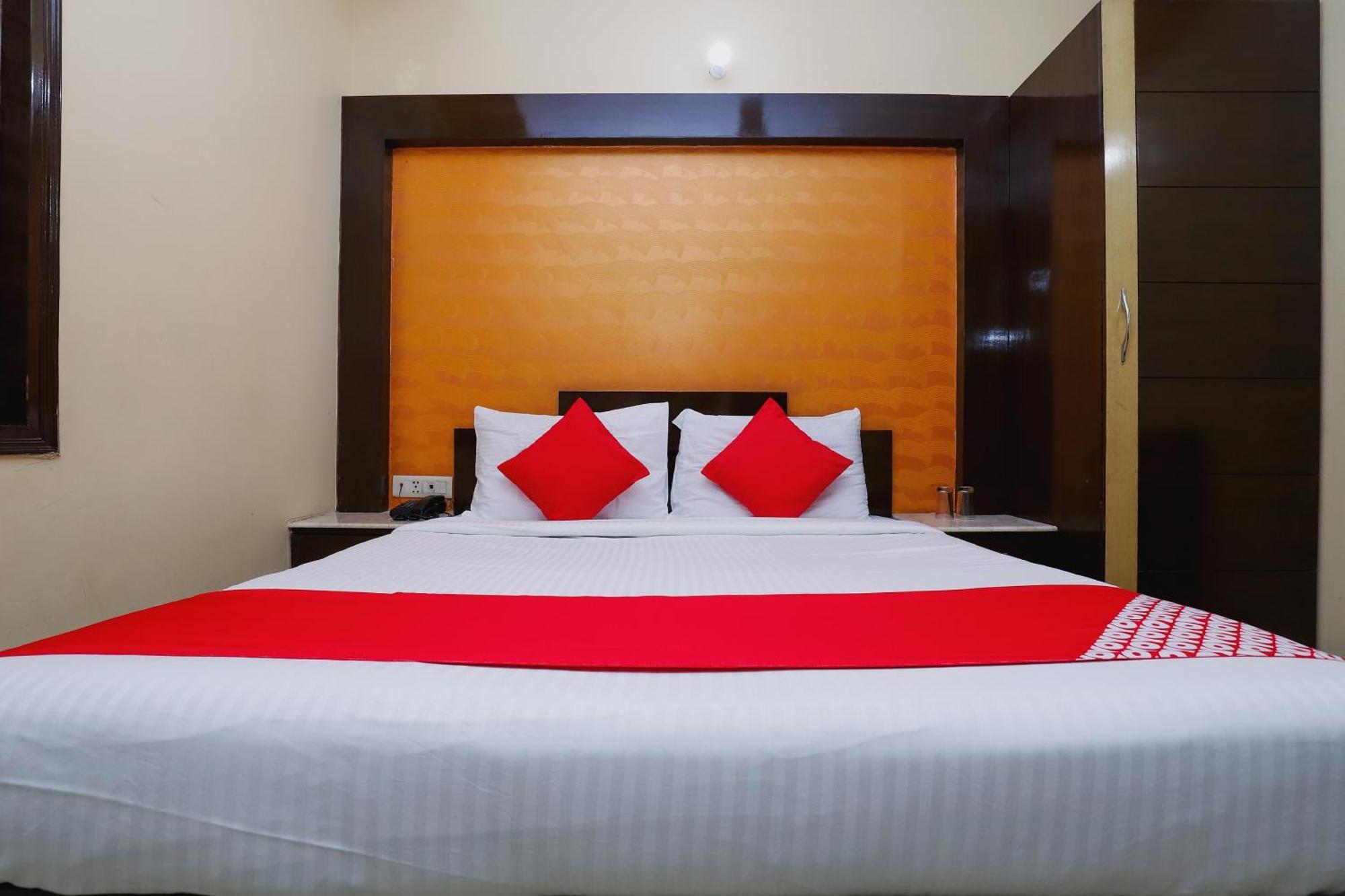 Hotel O J P Inn Near Patel Nagar Metro Station Нью-Делі Екстер'єр фото